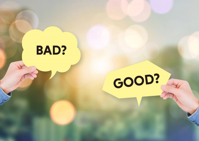 ふたつの吹き出しに、英語でBAD/GOODと書かれている