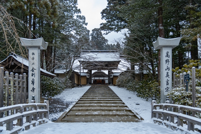 雪の高野山