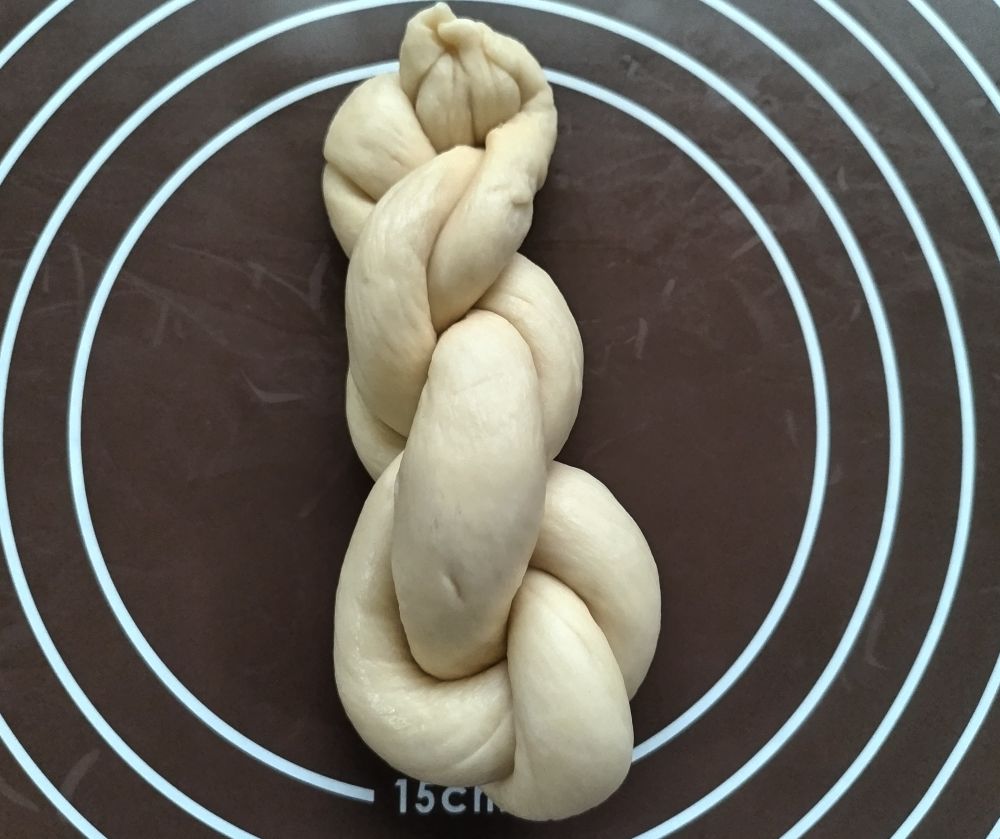 麻花の撚り合わせた形ができた